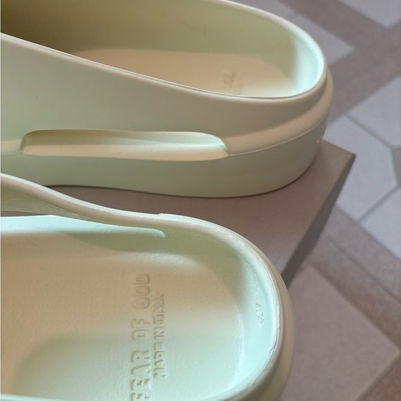 DEADSTOCK FEAR OF GOD CANARY YELLOW CALIFORNIA SLIDES SHOES ORIGINAL BOX - Picture 7 of 15